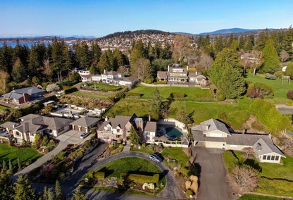Aerial view of luxury homes in the neighborhood of Edgemoor, Bellingham